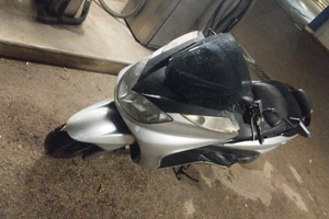 I Yamaha magesty 400