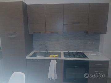 Cucina 250 cm con elettrodomestici beko