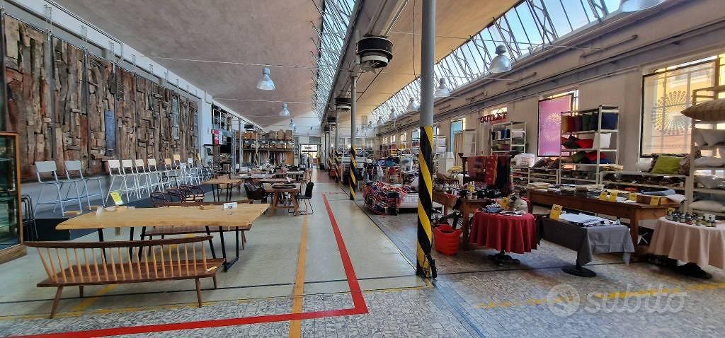 Immobile di 629 m² a Milano - Vista 2