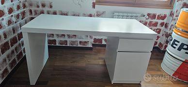 scrivania MALM ikea
