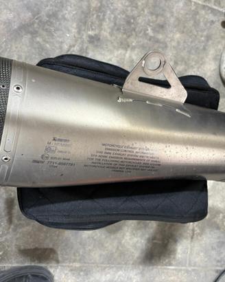 Akrapovic sinistro per bmw