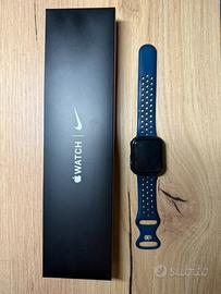 Apple Watch SE 2ª generazione Nike edition 44 mm
