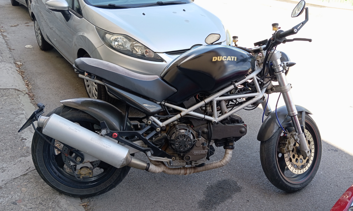 Ducati Monster custom molto potente