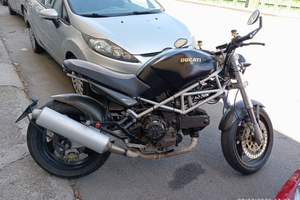 Ducati Monster custom molto potente
