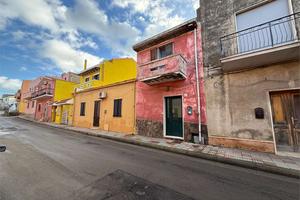 APPARTAMENTO DA RISTRUTTURARE-TERRAZZA E CORTILETT