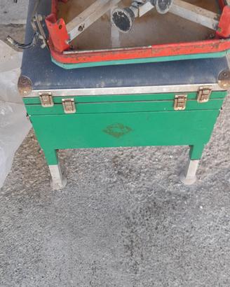 sgabello pesca e paniere 