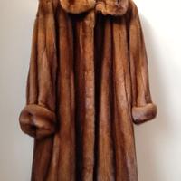 Pelliccia visone femmina