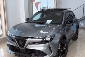 Alfa Romeo Junior 1.2 145 CV Hybrid eDCT6 Sprint-T
