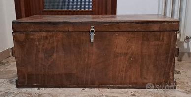Baule artigianale in legno a scomparti - Anticato