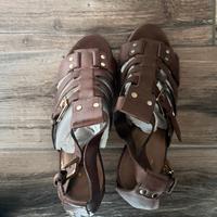 Sandali bata con tacco