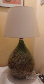 Lampada paralume con damigiana vintage.