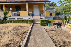 Villetta 3 livelli indipendente ristrut. 145