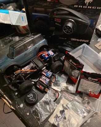 Traxxas Trx4m scala 1/18 Bronco tante mod.