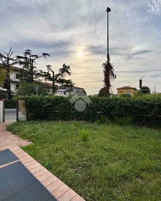 4 LOCALI A MONTEMURLO