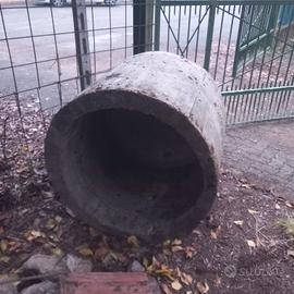 gratis ...contenitore giardino in cemento