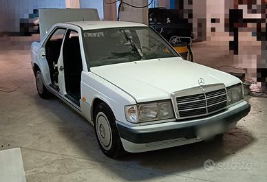 Mercedes 190E – progetto da completare o restauro