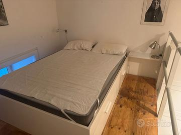 Stanza matrimoniale con soppalco Vomero