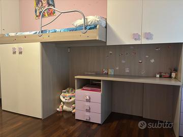 Cameretta   comprata 4 anni fa in perfetto  stato