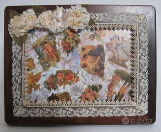 Cornice in legno massello con pizzo