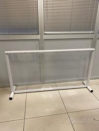 Barriera in plexiglass da scrivania