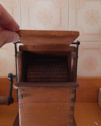 tritapane d'epoca restaurato