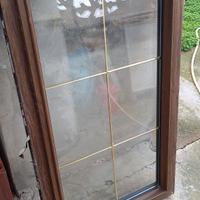 finestra in PVC con vetro antisfondamento 