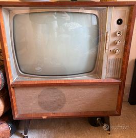 Televisore vintage Philips anni ‘60/70