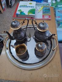 Servizio da tè e caffè vintage con vassoio