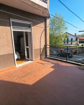 Appartamento adattabile a trilocale con box