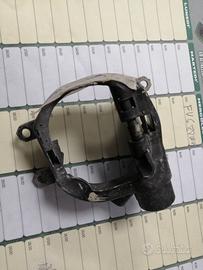 Staffa Supporto Fendinebbia ant Sx Toyota