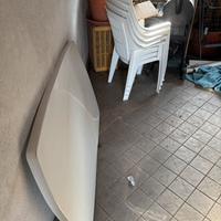 Tavolo e 4 sedie da giardino