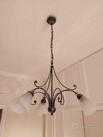 Lampadario in ferro battuto