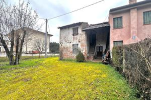 CASA SEMINDIPENDENTE A PIOMBINO DESE