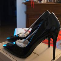 Décolleté vernice nera misura 39