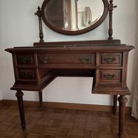 Toeletta antica in legno e marmo