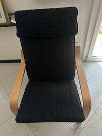 Sedia ikea POÄNG con poggia piedi