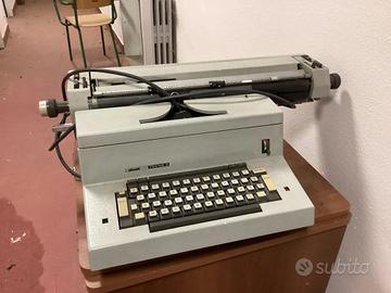 MACCHINA DA SCRIVERE OLIVETTI TEKNE 3