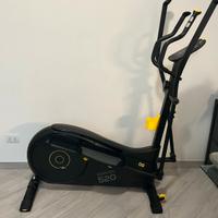 Ellittica Domyos 520 autoalimentata e connessa