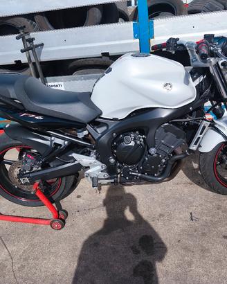 Yamaha FZ6