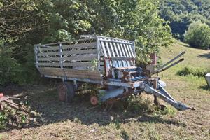 Carro trainato per raccolta fieno o erba