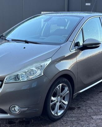 Peugeot 208 PureTech 82 5 porte Allure