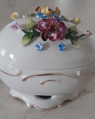 Scatola in ceramica