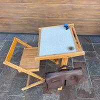 Banco scuola, cartella, calamaio, asticciola