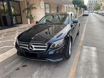 Mercedes classe E 200 con licenza ncc
