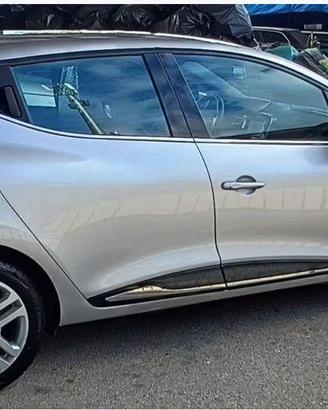 Renault clio Moschino zen