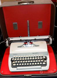 Macchina da scrivere portatile vintage