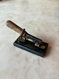 Interuttore a coltello