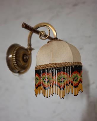 lampada comodino e lampada a muro
