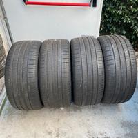 Gomme Pirelli P Zero 285/40 R21