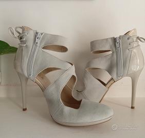 Sandali tacchi alti grigi perle in pelle. No 38